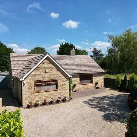 Stunning 3 Bed 2 Bath Detached Village Home Cheltenham Luaran gambar